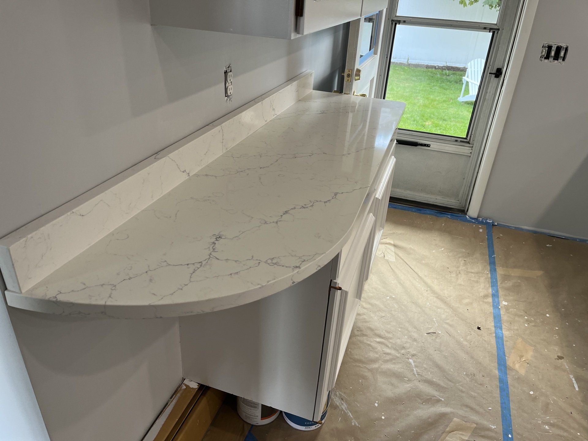 White quartz countertop