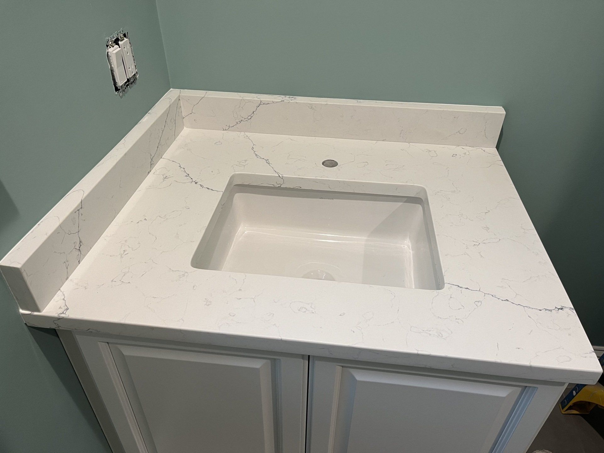 Bathroom sink with cabinet design