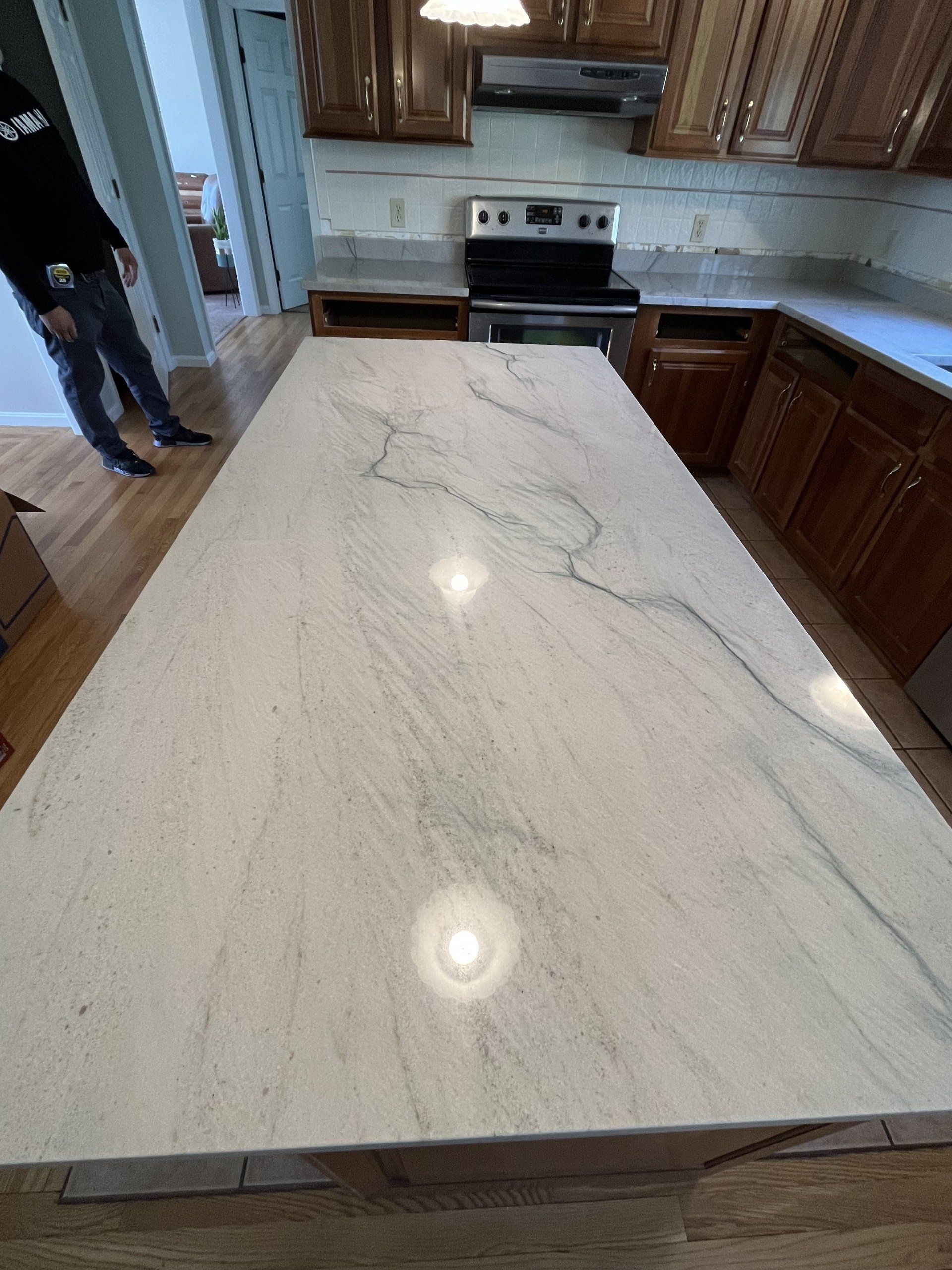 Kitchen with new quartzite countertop