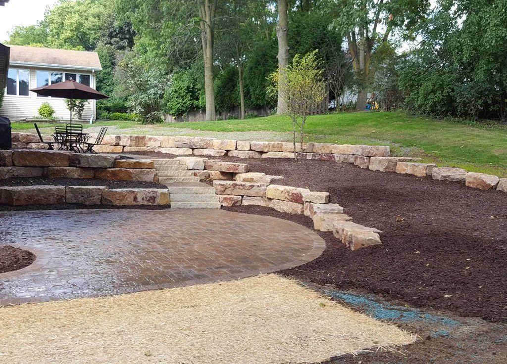 Hardscape with mulch