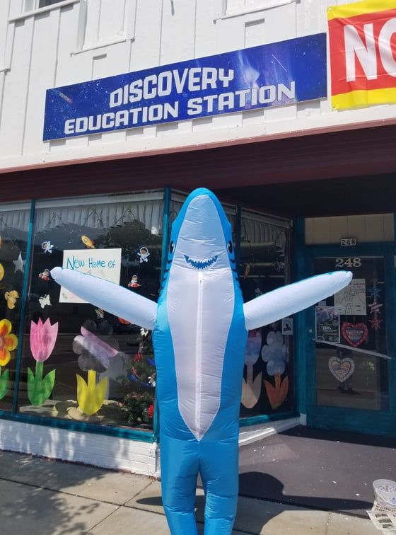Discovery Education Station Mascot