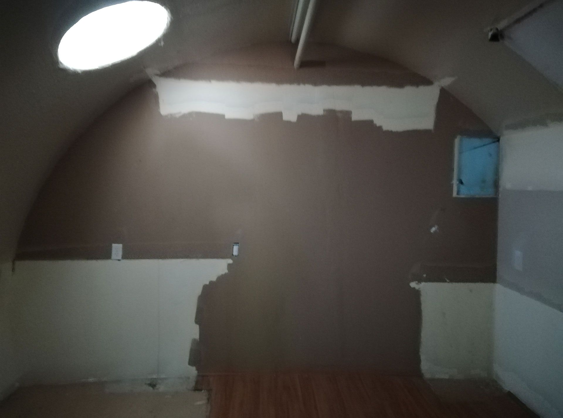 Cigar room - before