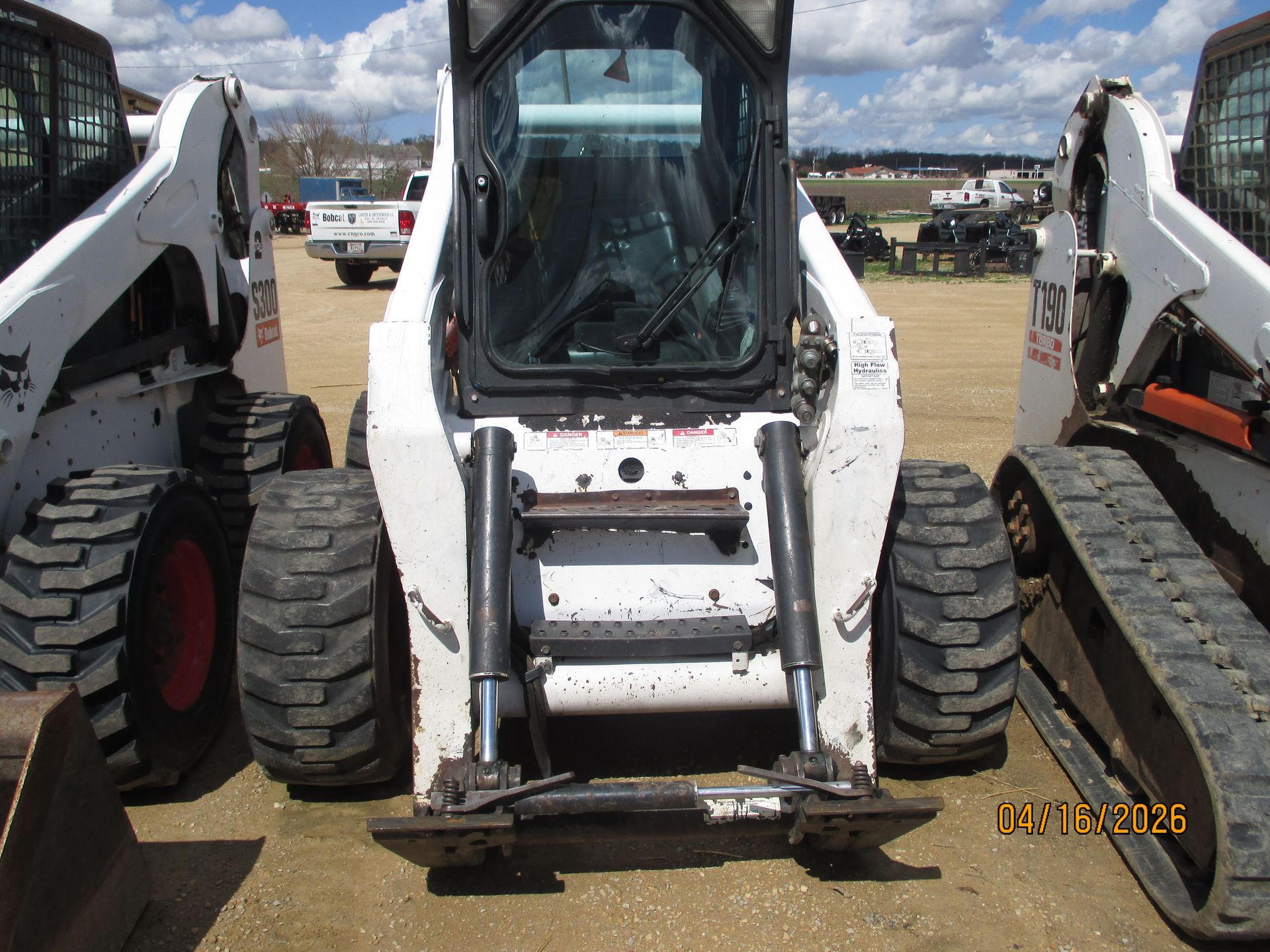 R260 BOBCAT TRACK LOADER – 2017