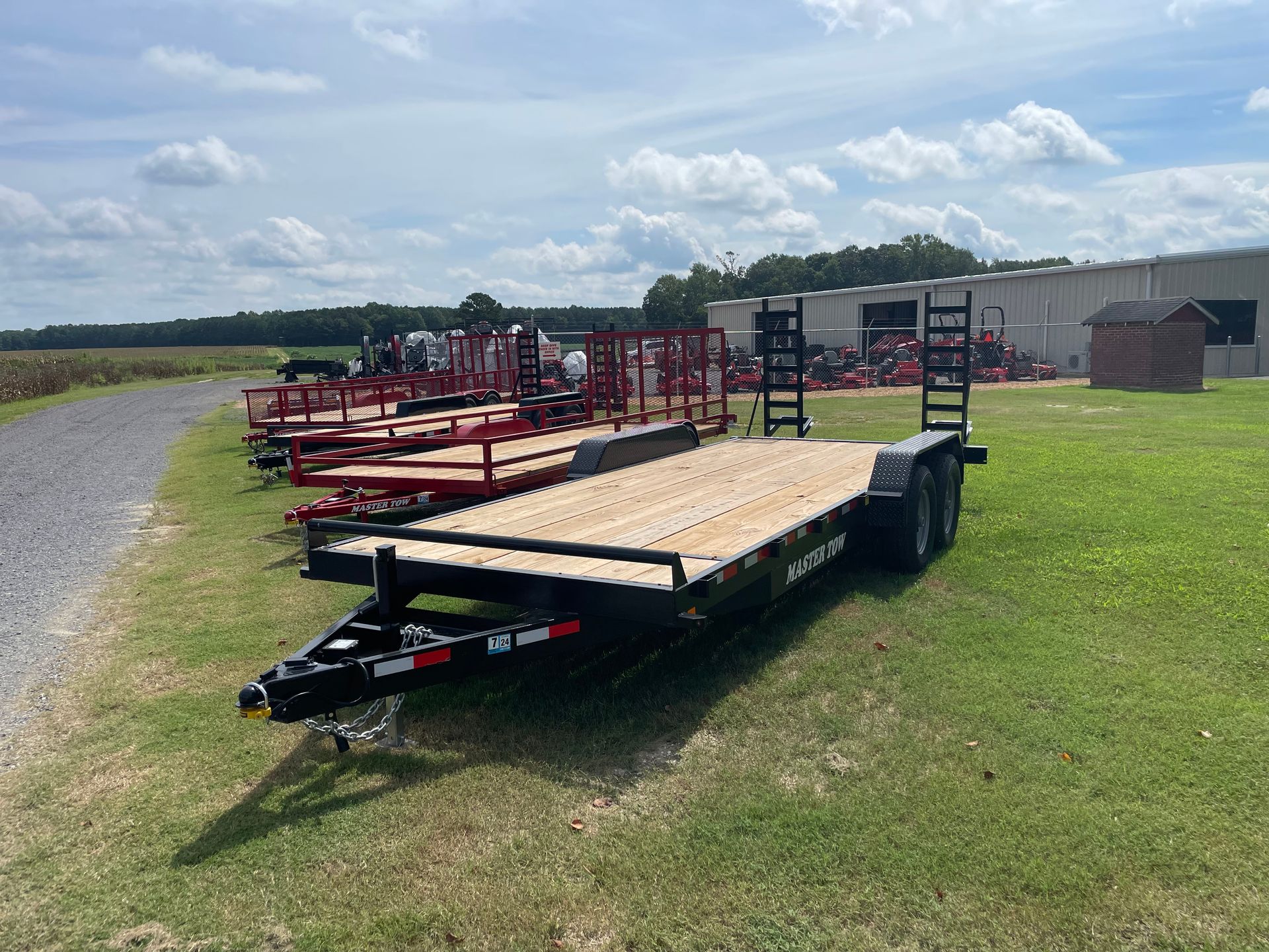 Roger Fowlers tractor in suffolk VA has lots trailers for sale