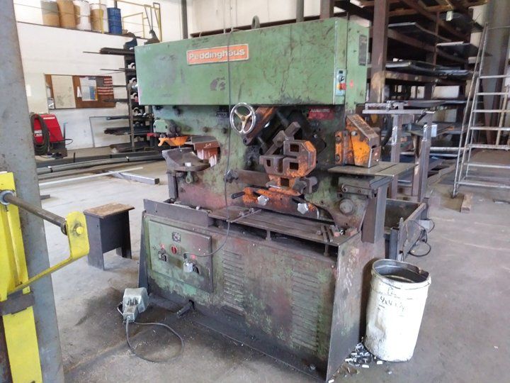 Ironworker machine for fabrication