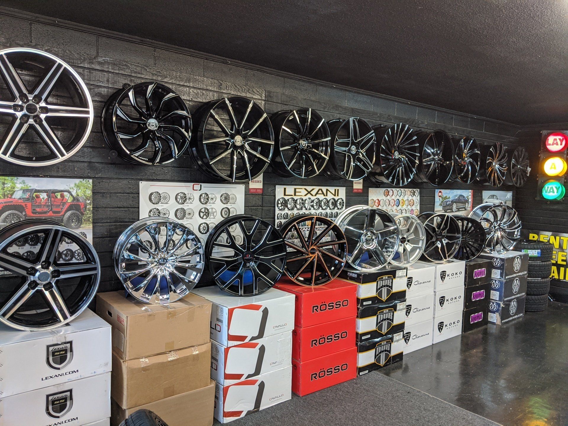 Wheel Rims and Caps Center Caps Horn Lake, MS