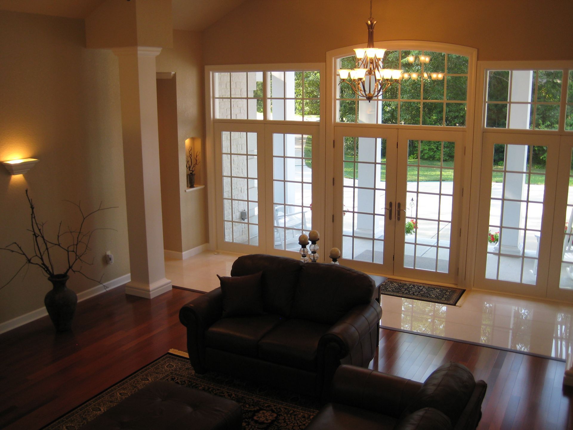 Spacious living room