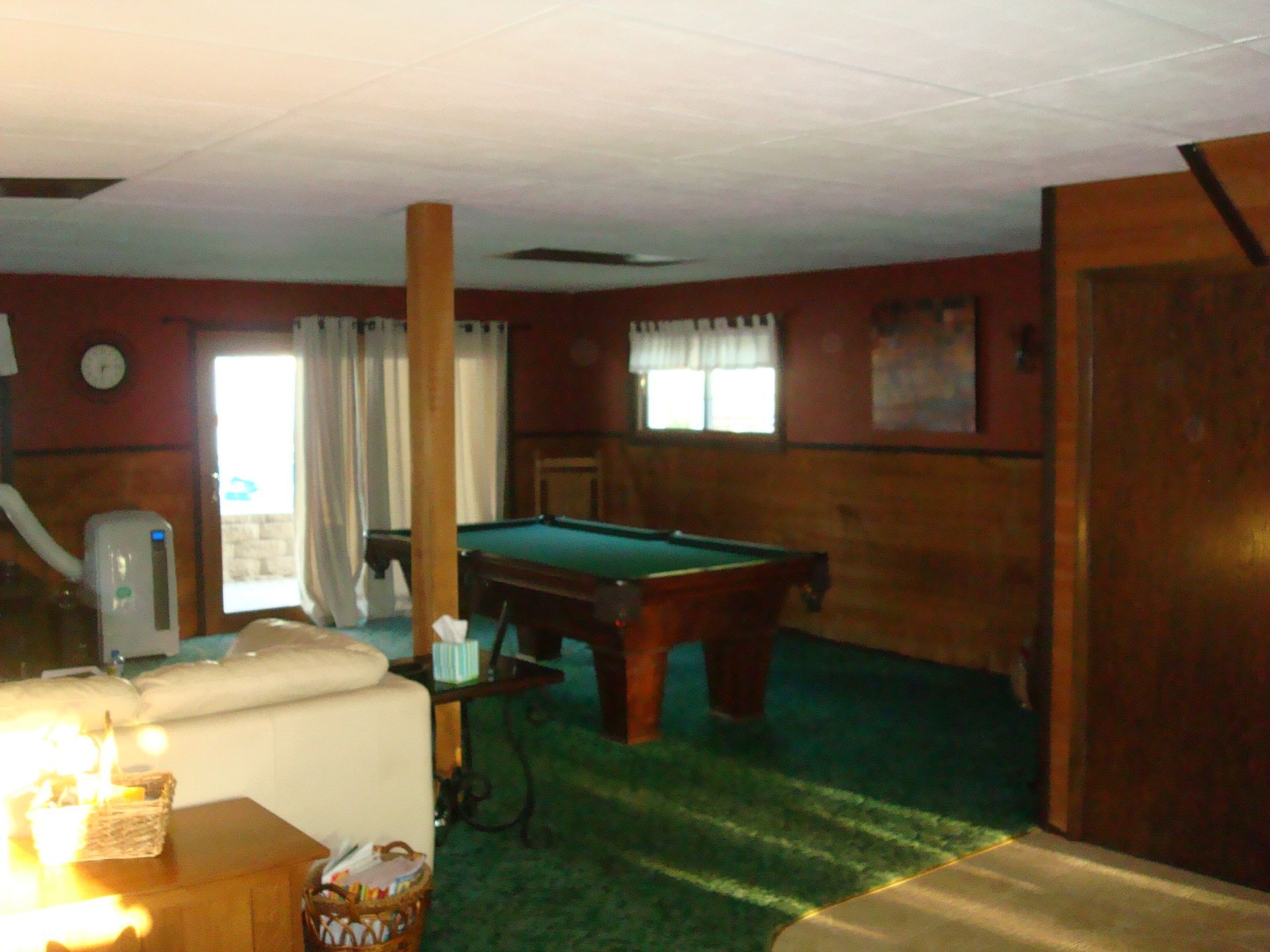 Pool table