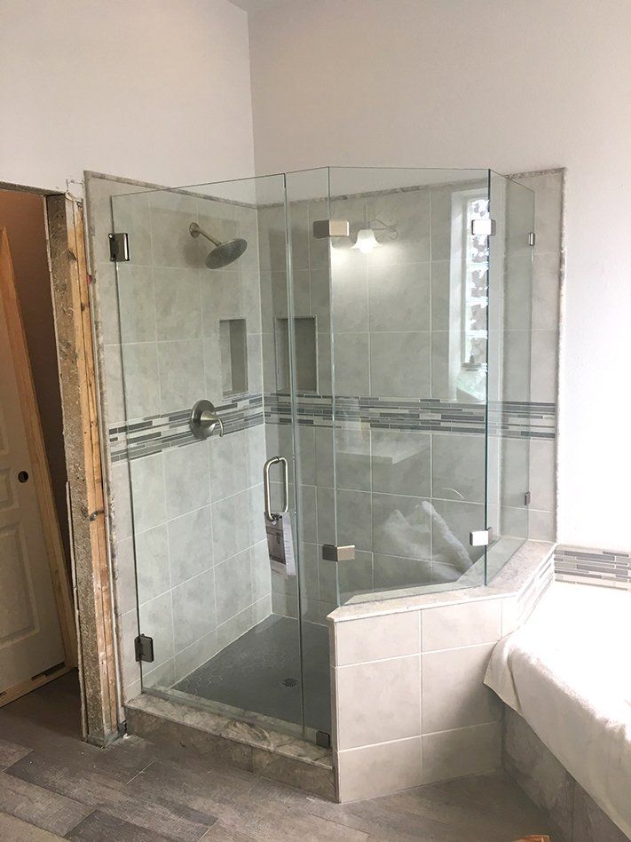 Shower glass enclosure