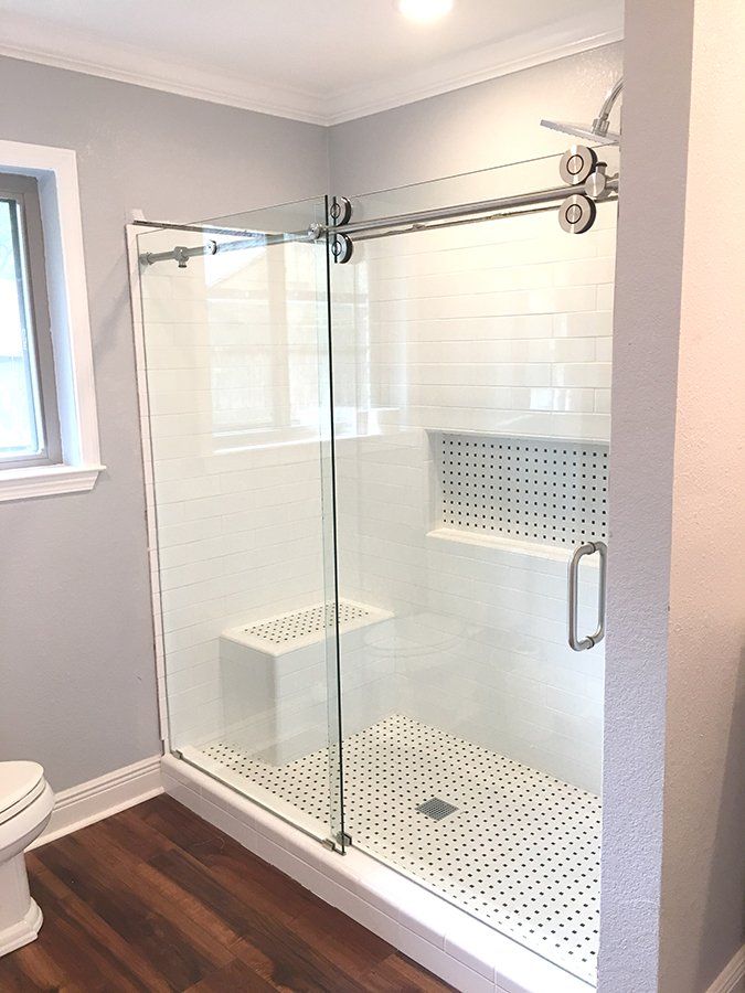 Shower glass enclosure