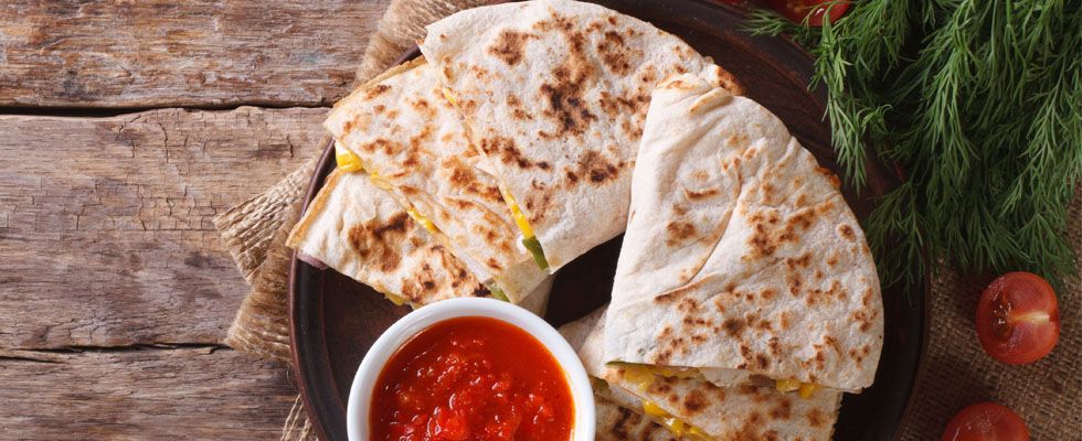 Quesadillas with dip sauce
