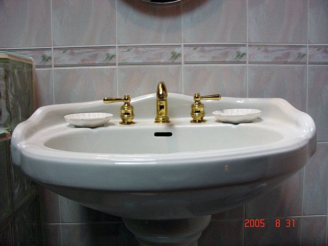 Bathroom sink