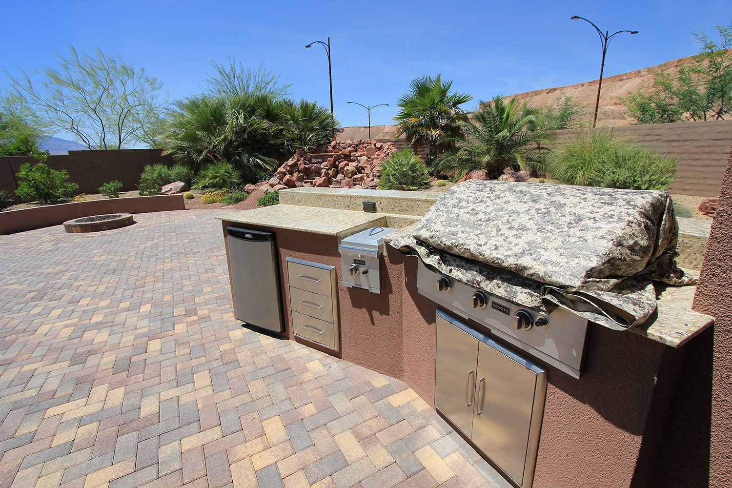 Outdoor Kitchen