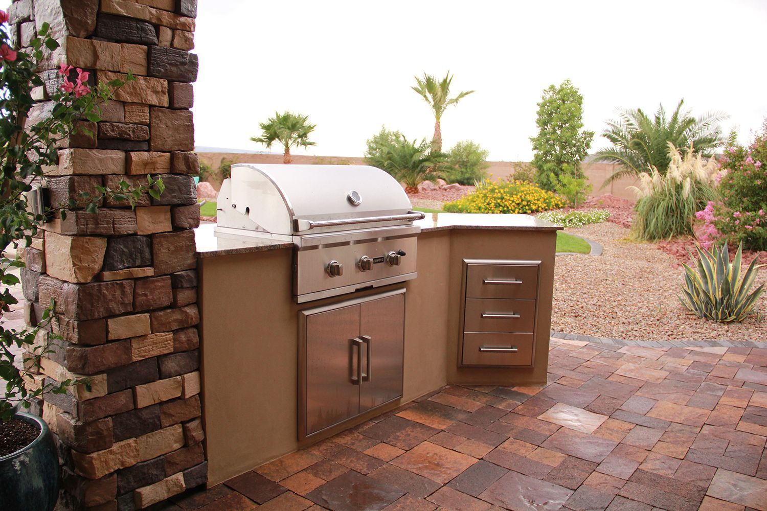Outdoor Kitchen