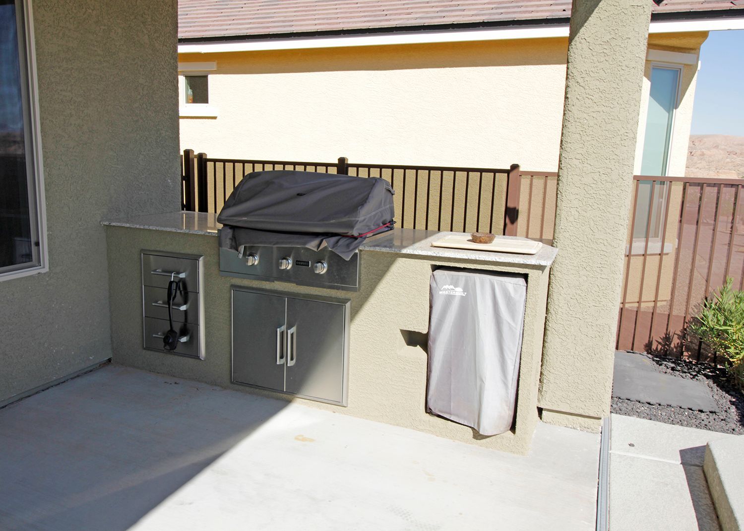 Outdoor Kitchen