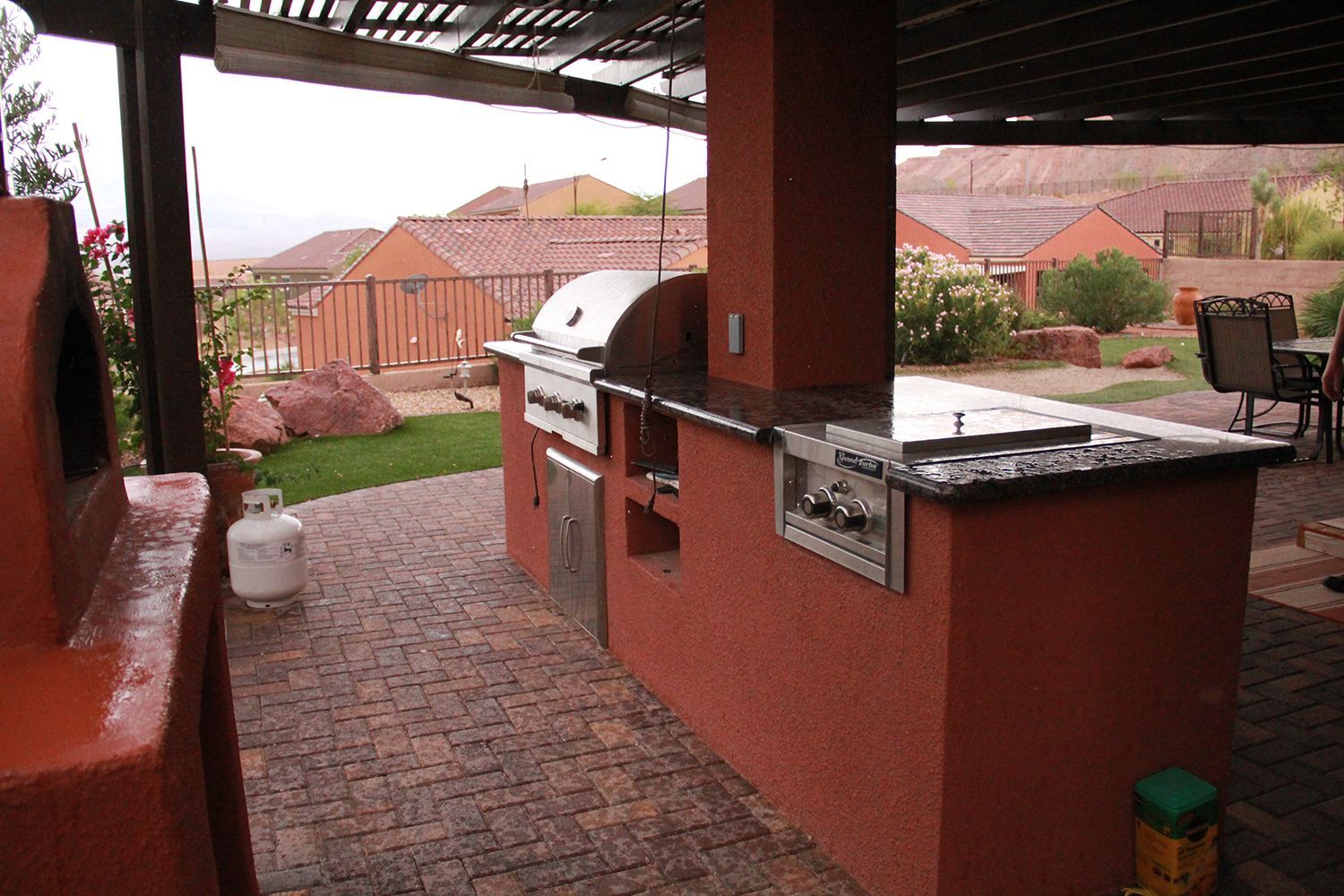 Outdoor Kitchen