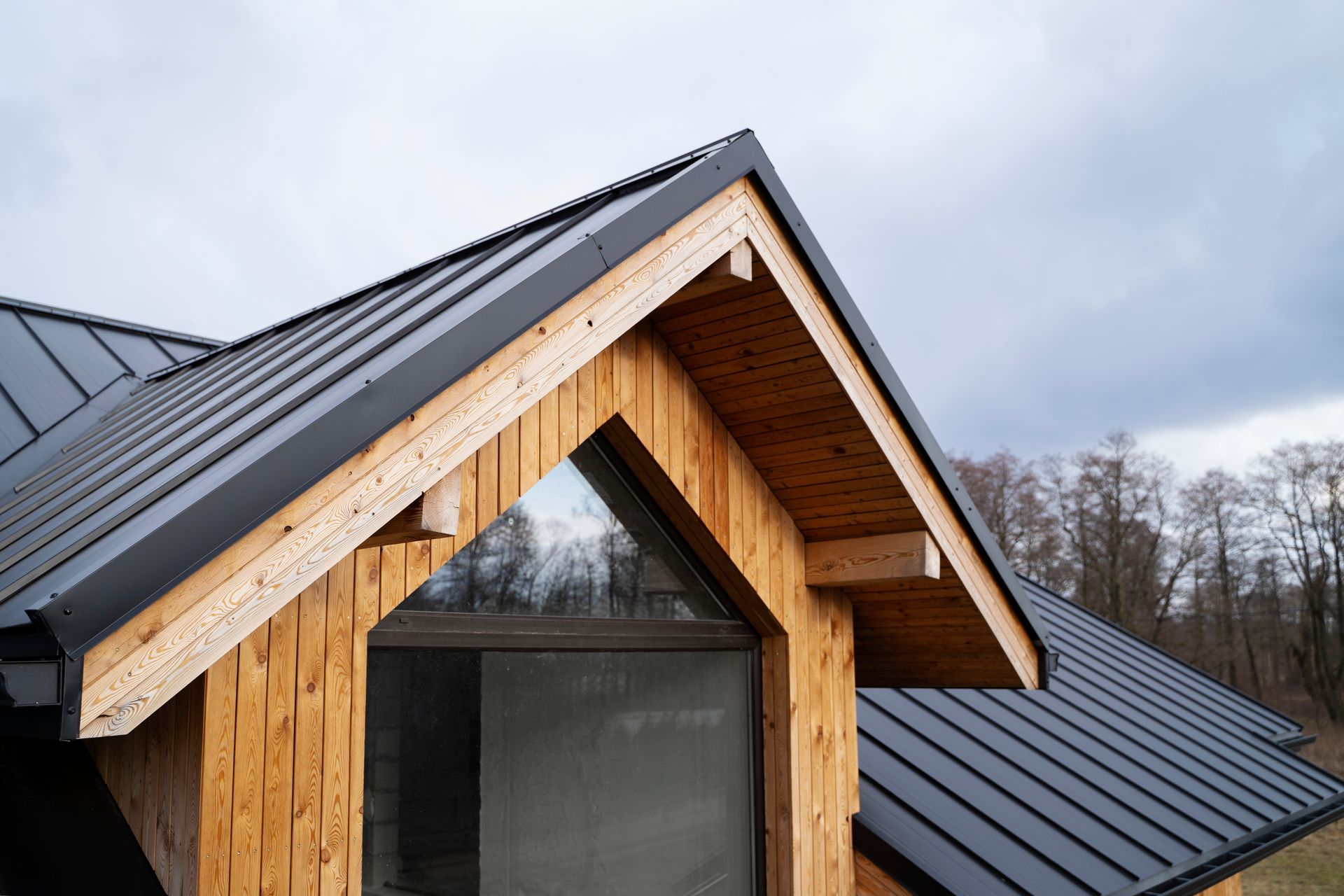 How many hours does it take to roof a 2,000-square-foot house?