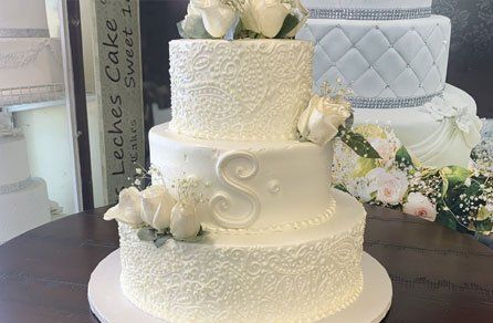 Elegant wedding cake