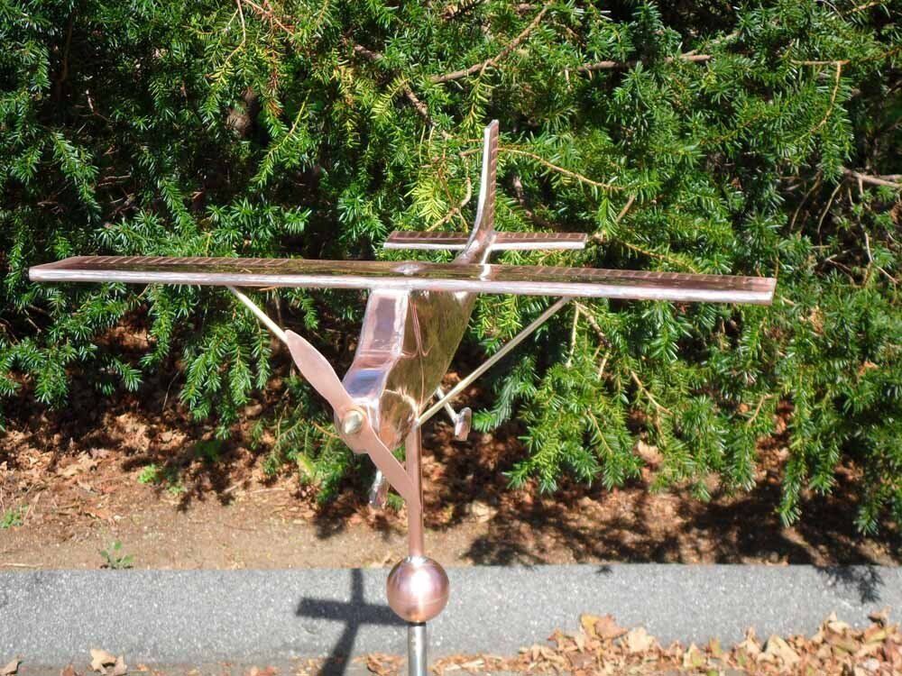 Airplane weathervane