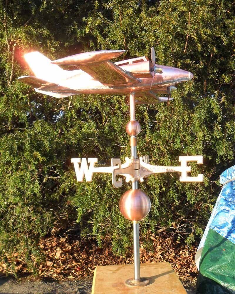 Airplane weathervane