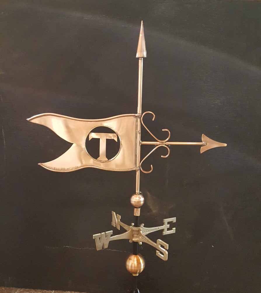 Banner weathervane