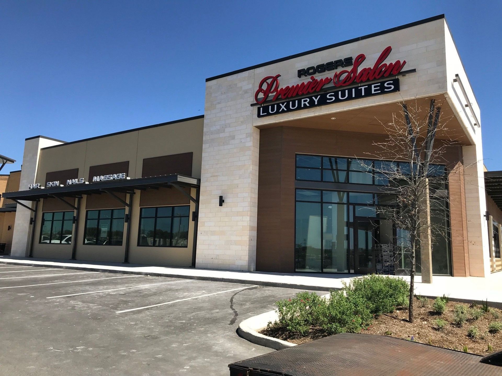 Exterior signage for Rogers Premier Salon Luxury Suites in Flower Mound, TX.