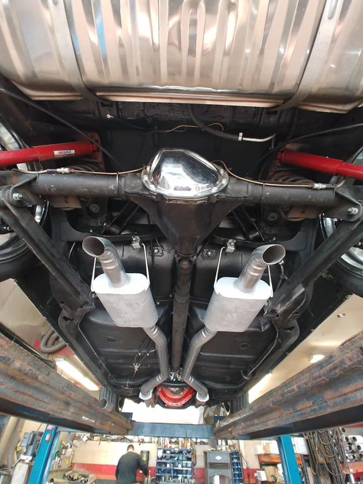 Lou's Custom Exhaust customized pipings
