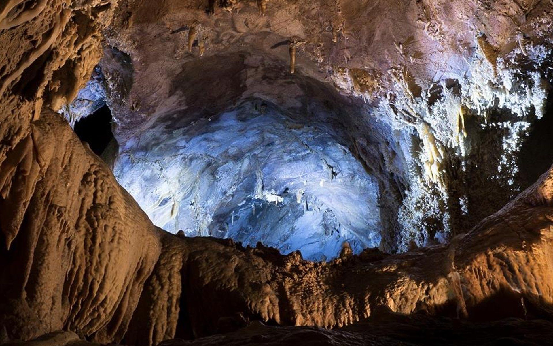 Lake Shasta Caverns National Natural Landmark Lakehead Ca