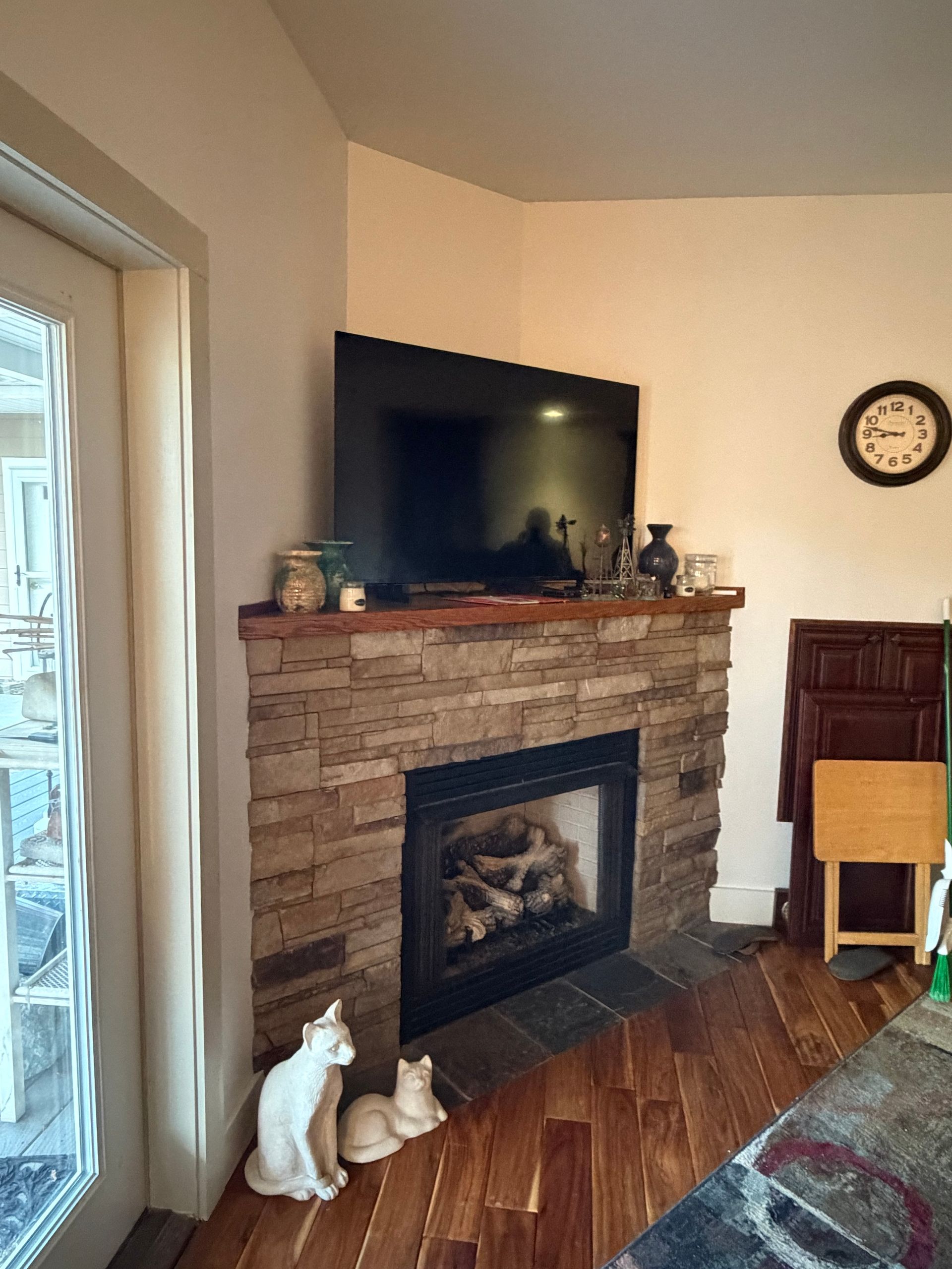 corner fireplace replacement - before