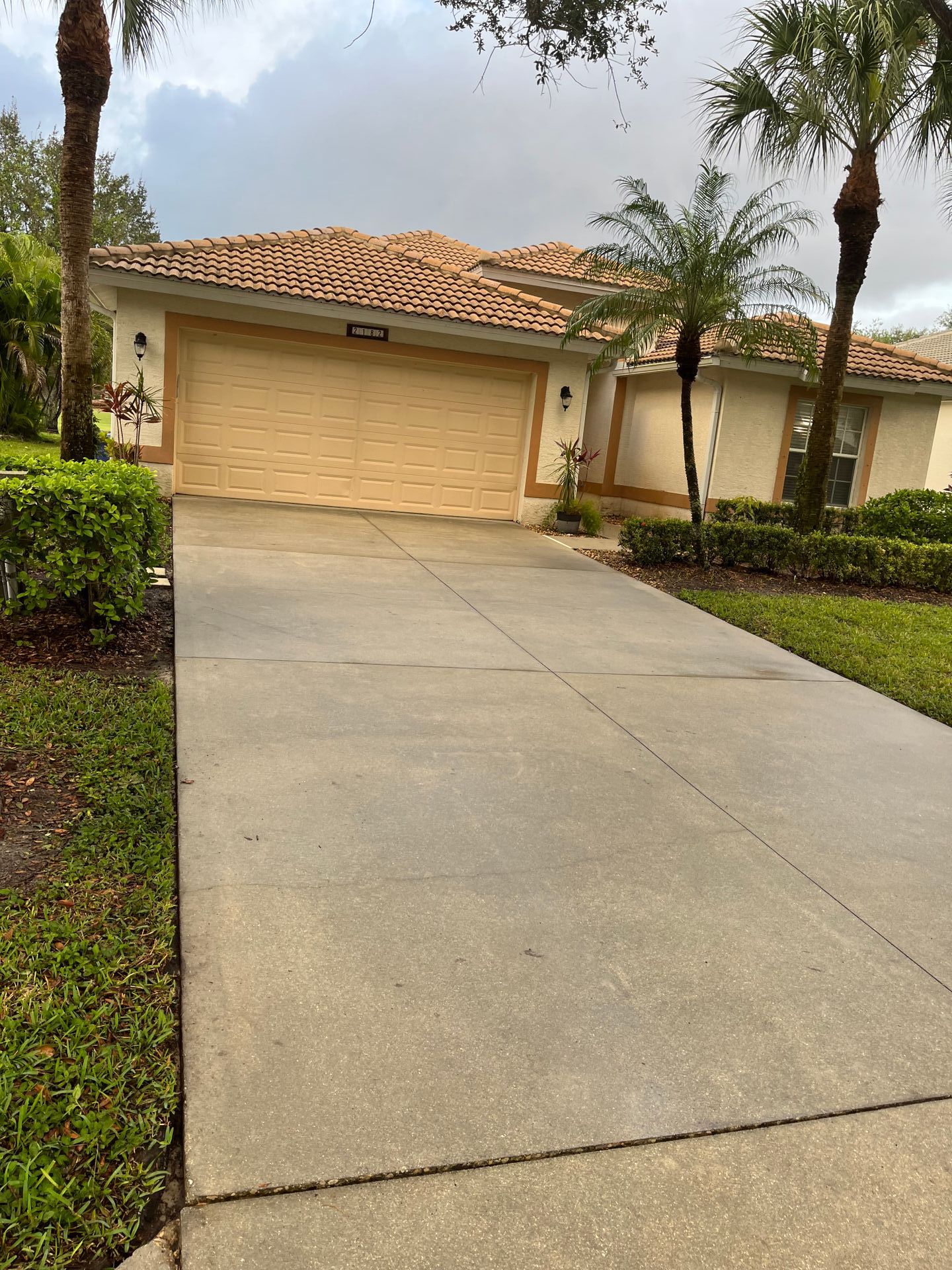 Driveway Pressure Cleaning Naples FL Home