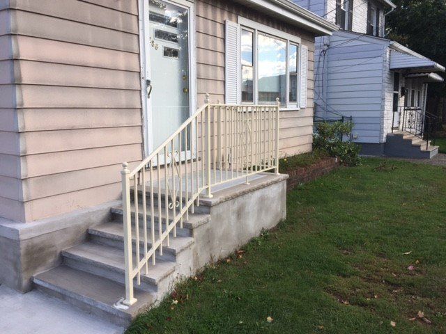 Residential Vinyl and PVC Railings for steps