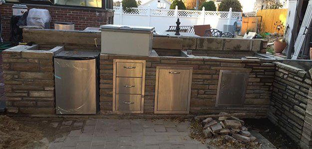 outdoor kitchen