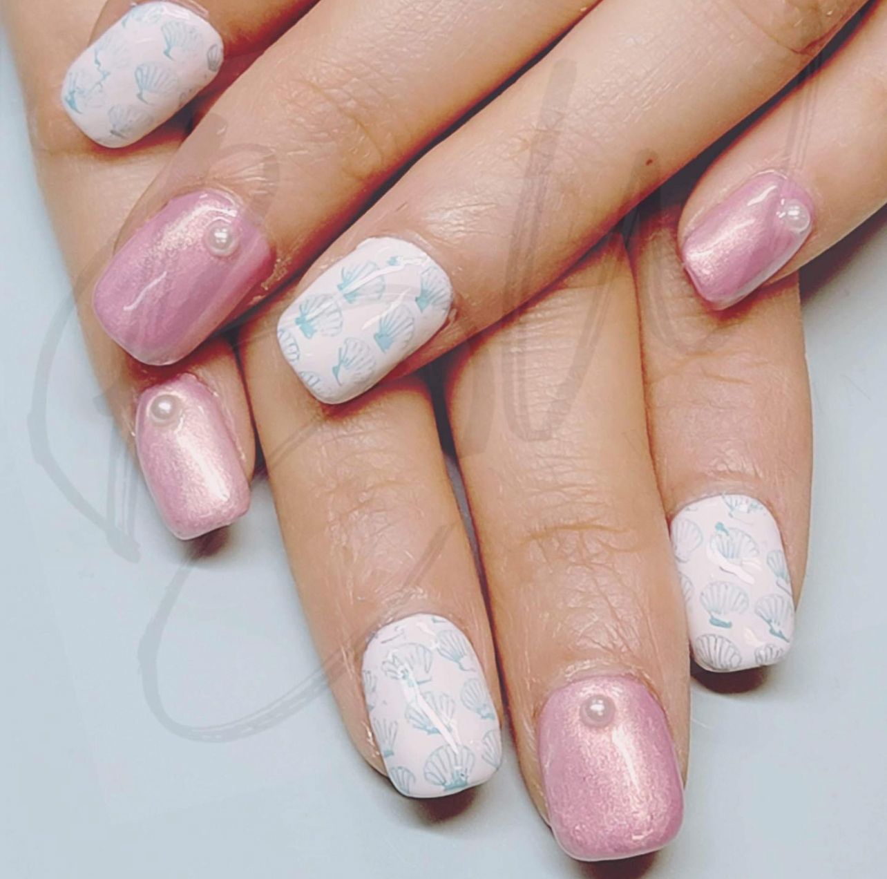 Shell nail art