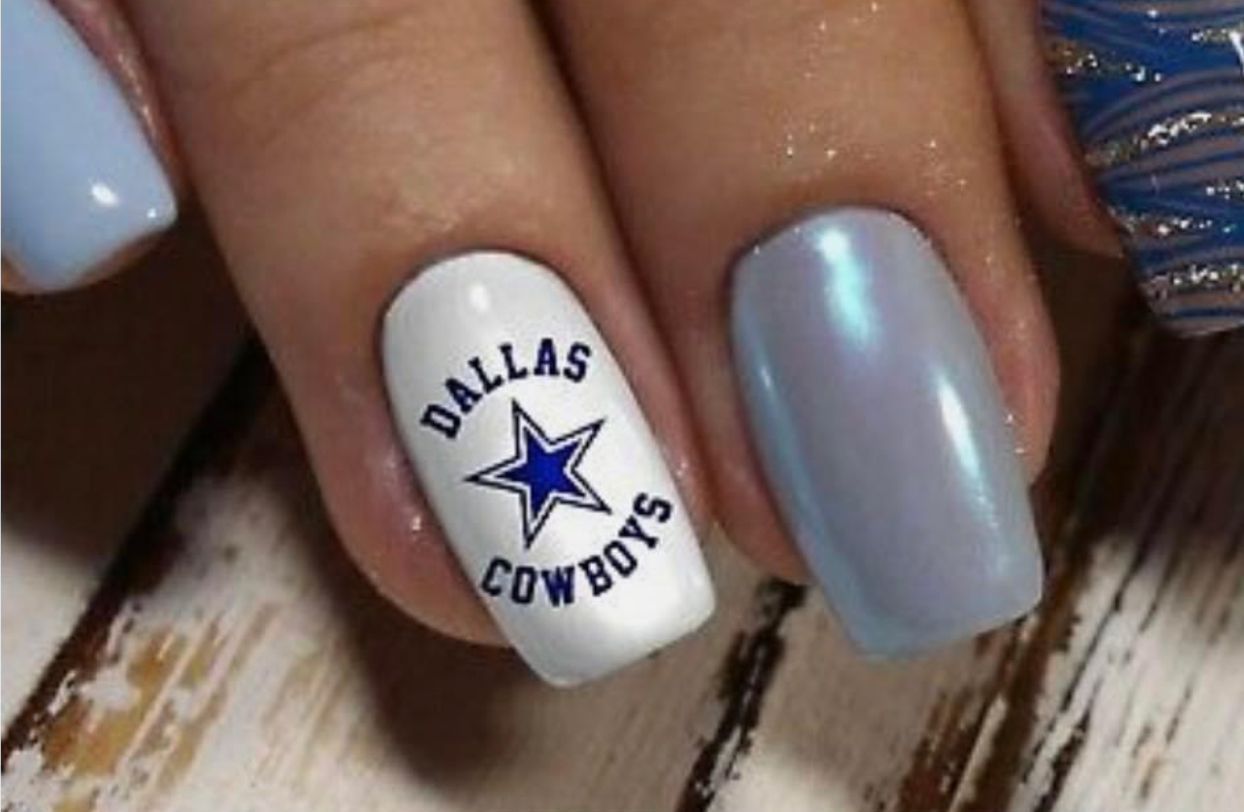 Dallas Cowboys nail art