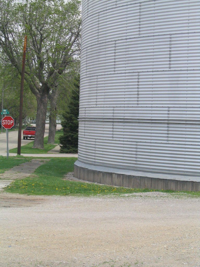 Grain bin