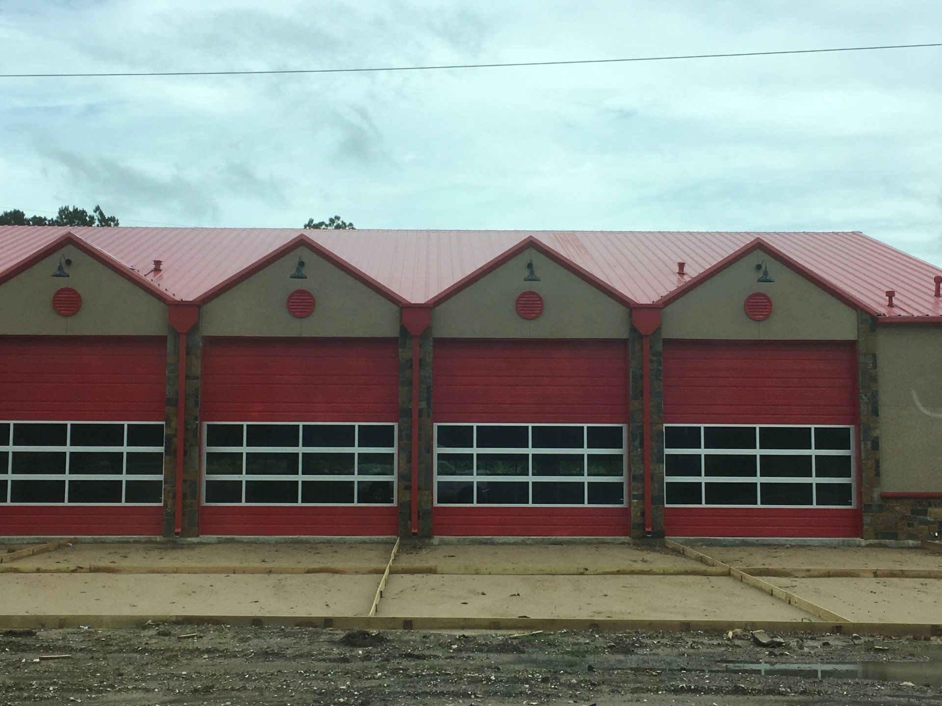 Building with gutter