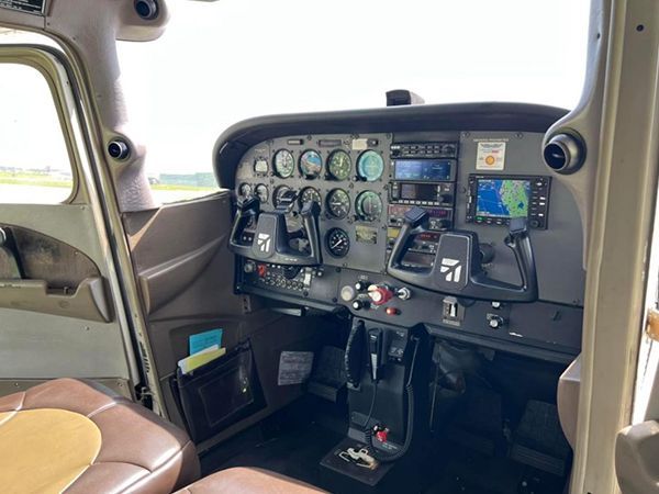 Cessna 172S Skyhawk SP II Controller