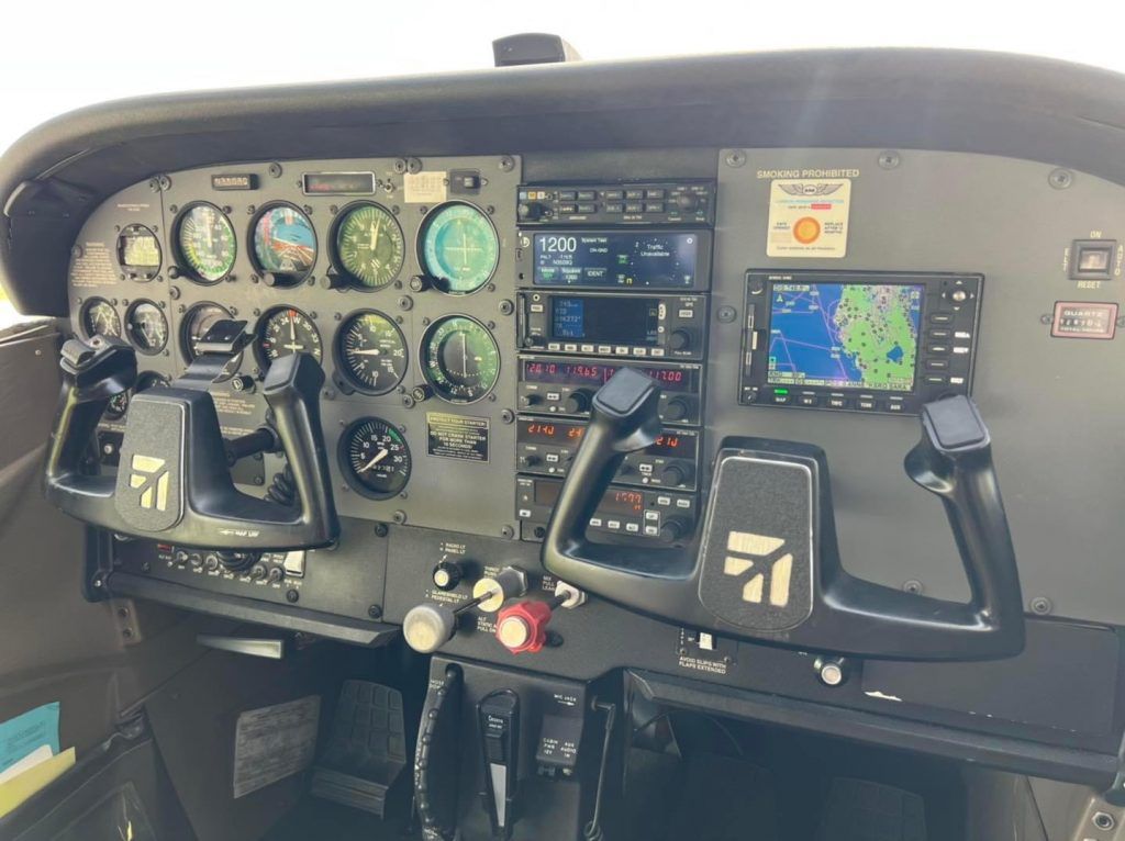 Cessna 172S Skyhawk SP II Controller