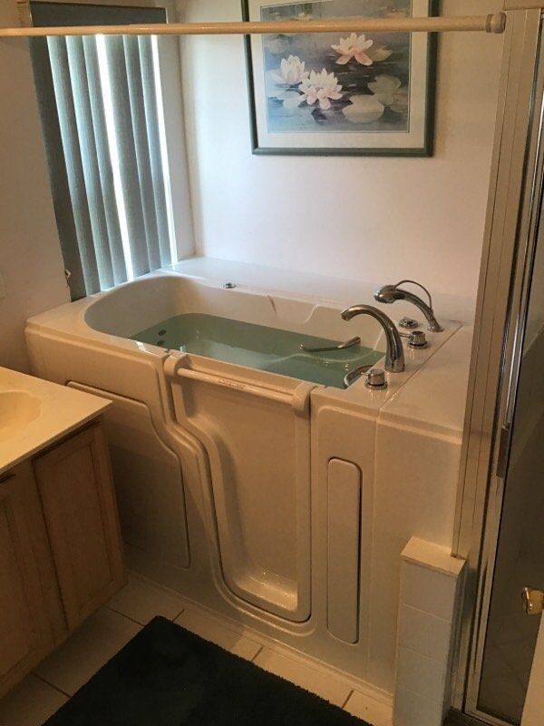 Walk-in tub