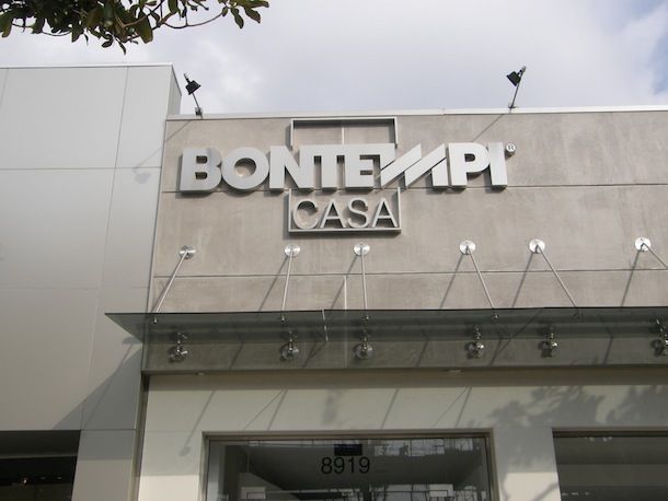 A building with the word bontempi on it