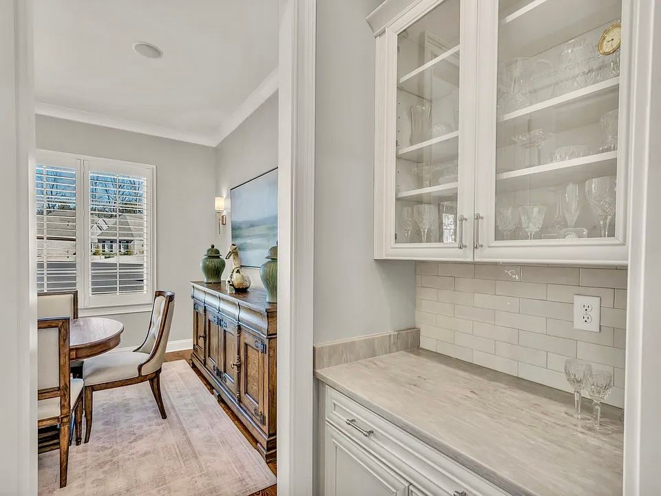 Neshoba, house interior