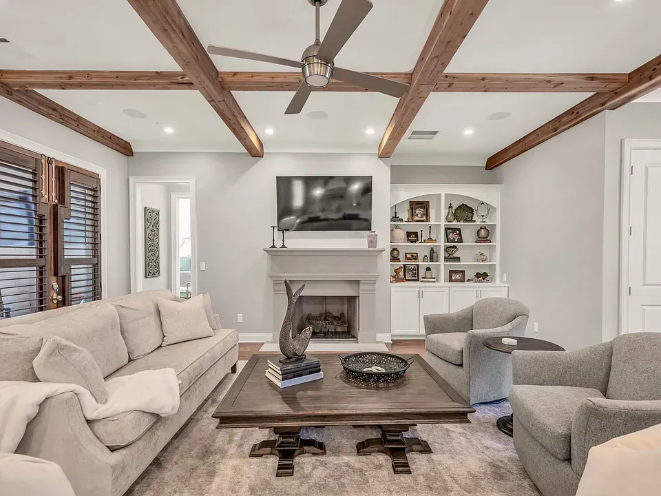 Neshoba, house interior