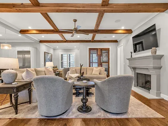 Neshoba, house interior