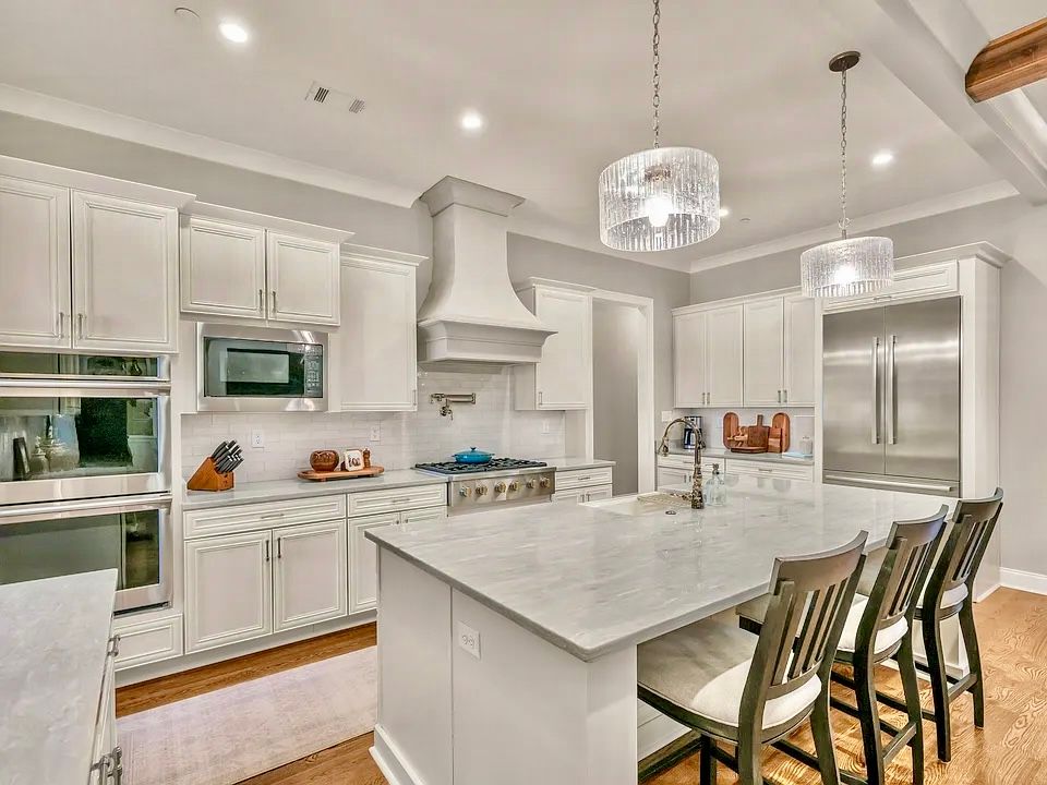 Neshoba, house interior