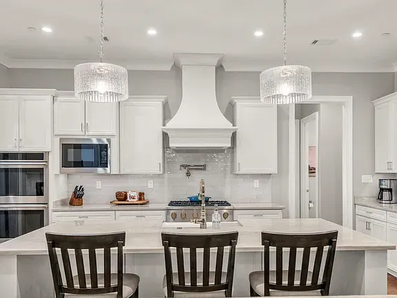 Neshoba, house interior