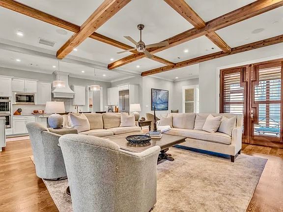 Neshoba, house interior