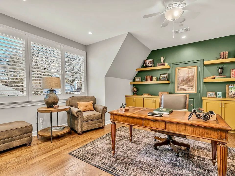 Neshoba, house interior