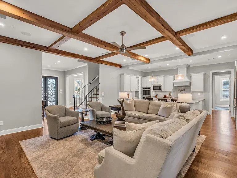 Neshoba, house interior