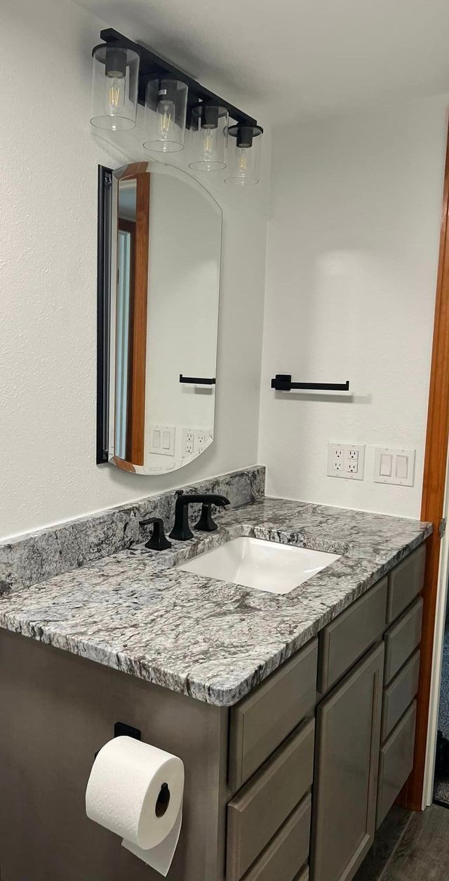 Bathroom sink cabinet