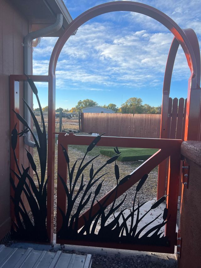 Custom gate